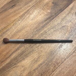 Sephora PRO Tapered Crease Brush #19